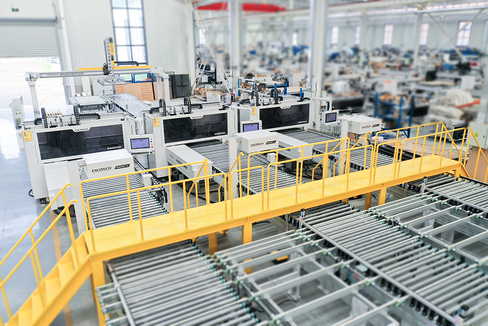 Celulă de foraj EXCITECH - soluție inteligentă de foraj automat. Nu este limitat de forță de muncă, producție în mai multe schimburi, necesită mai puțini operatori decât manual, crește productivitatea